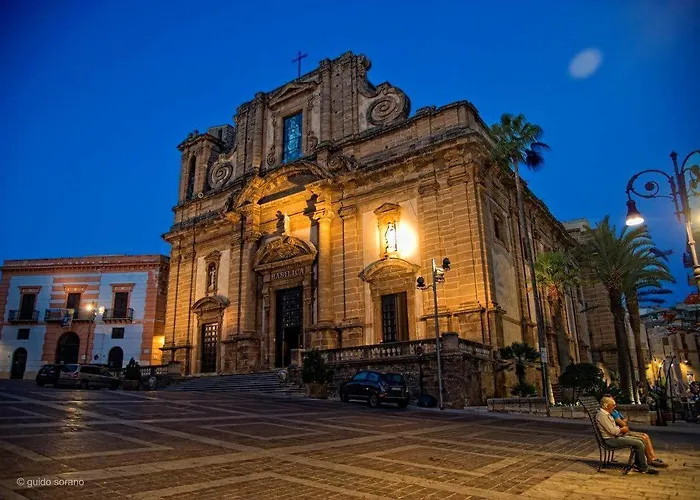 La Casa Sulla Piazza *