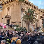 La Casa Sulla Piazza アパート シャッカ